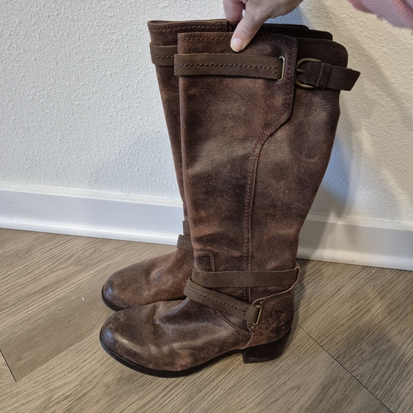 UGG Distressed Brown Heeled Boots - Picture 1 of 5